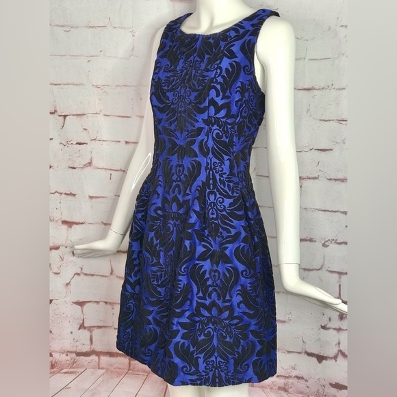 Gabby Skye Dresses & Skirts - Gabby Skye NWT 10P Royal Blue & Black Velvet Brocade Fit & Flare Cocktail Dress